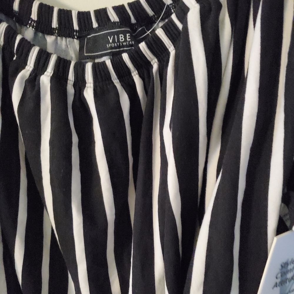 Black white NWT stripe Vibe ladies jumpsuit - Picture 2 of 6